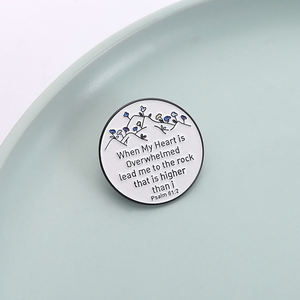 Quando il mio cuore è sopraffatto mi conduca alla roccia che è più alta di I smaltato spilla bibbia Psalm distintivo gioiello regalo - Product Image 1