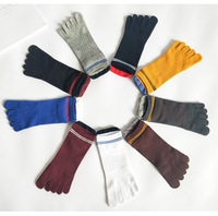 Vente en gros sur mesure Chaussettes jaunes Mini Crew Coolmax à cinq doigts pour hommes