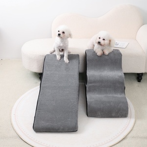 Rampe <span class=keywords><strong>pour</strong></span> animaux de compagnie <span class=keywords><strong>en</strong></span> <span class=keywords><strong>mousse</strong></span> antidérapante à 3 marches, portable et convertible, <span class=keywords><strong>pour</strong></span> petits chiens et chats, avec housse lavable - Product Image 4