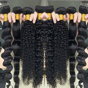 Cheveux vierges indiens bruts bouclés profonds, mèches ondulées naturelles, styles ondulés lâches birmans, longueur étirée 12 pouces, Gaurash Beauty - Product Image 4