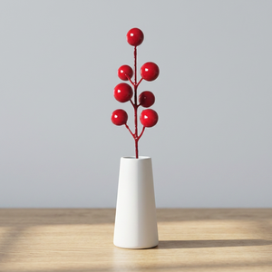 Branche de baies rouges artificielles ultra-réalistes, décoration de Noël, de Pâques, de mariage, pour vase, ornement de maison - Product Image 1
