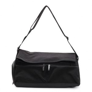 Sac de sport grande capacité personnalisé avec logo, sac de voyage tendance et imperméable pour femmes et hommes, idéal pour le sport et les loisirs, vente en gros - Product Image 2