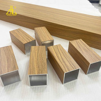 A prueba de humedad estiramiento de Metal techo de aleación de extrusión de perfil de aluminio de azulejos de techo de aluminio de Metal techo del deflector