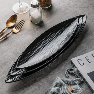 จานซูชิเซรามิกสีขาวและดำจานเสิร์ฟปลา<span class=keywords><strong>แซลมอน</strong></span>ญี่ปุ่นสำหรับร้านอาหารจานทรงใบยาวแบบไม่สม่ำเสมอ - Product Image 3