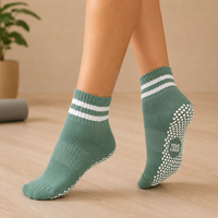 Chaussettes de yoga en coton tricoté pour femmes, antidérapantes, respirantes, pour yoga et pilates, avec logo personnalisé sur la semelle, chaussettes à grip