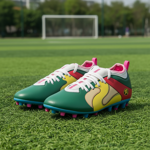 Chaussures de football personnalisées HUAMAK avec tissu respirant en maille et semelle extérieure antidérapante en TPU pour une meilleure adhérence - Product Image 2