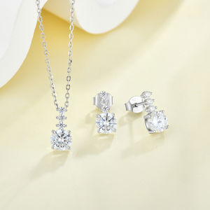 <span class=keywords><strong>925</strong></span> Sterling <span class=keywords><strong>Silver</strong></span> Cubic Zirconia Brincos e Colar Set Rhodium Plated Round Cut CZ Clássico <span class=keywords><strong>Silver</strong></span> Jewelry Set para As Mulheres - Product Image 2