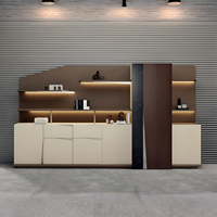 Bureau de direction électrique moderne de luxe à hauteur réglable, table de patron intelligente en L pour position assise ou debout avec grand meuble latéral