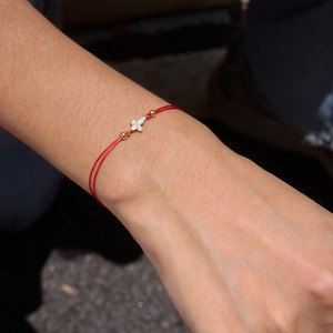 Bracelet fin en fil rouge avec croix pour femme, petit charme croix en zircon, plaqué or, acier inoxydable, réglable, bracelet porte-bonheur rouge - Product Image 1