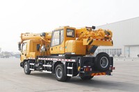 Grue télescopique montée sur camion XCT10L4 haute performance de 10 tonnes, hauteur de levage de 28,7 m, grue mobile pour chantier urbain et rural étroit