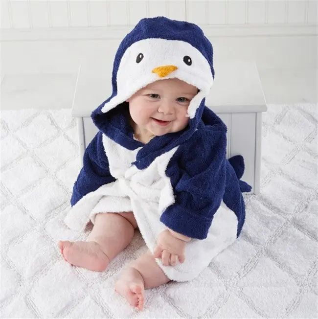 Nouveau-né 100% coton biologique bambou Animal enfants bébé peignoir avec capuche en gros mignon bleu pingouin bébé à capuche serviette de bain 2020