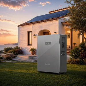 Sistema de Almacenamiento de Energía Solar para Balcón de 5.12kWh, Batería Inteligente Dyness Aquavolt AI, Diseño Enchufable con Entrada de CA de 2.5kW para Uso en Apartamentos - Product Image 1