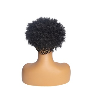 Perruque courte bouclée parfumée et charmante J308, bandeau en fibre synthétique pour femmes, convient à toutes les formes de visage - Product Image 4