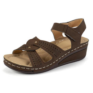 Nouvelles sandales d'été 2026 pour femme, grandes tailles, respirantes, à bout ouvert, antidérapantes, décontractées, à enfiler, à col en V, pour mamans - Product Image 4