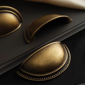 High Quality <strong>Cabinet</strong> <strong>Handles</strong> Modern Polka Dots <strong>Shell</strong> Shape Vintage Antique Brass <strong>Cabinet</strong> <strong>Handles</strong> Wardrobe <strong>Drawers</strong> Door <strong>Knobs</strong> - Product Image 6