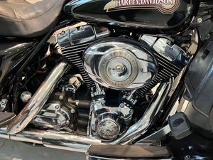 Motocyclettes d'occasion Harley-Davidson Tri Glide Ultra, moto à essence, moto de rue, 1868cc, moto cruiser - Product Image 3
