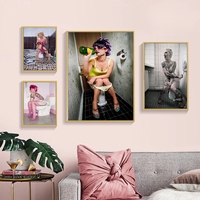 Seni Dinding Kanvas Kamar Mandi Modern Poster Toilet Hitam Putih Cetakan Wanita Pria Seksi Lucu untuk Dekorasi Toilet