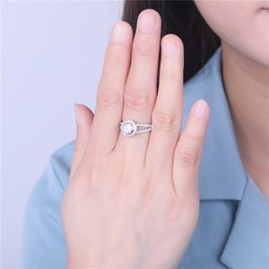 Anillo de Compromiso y Boda para Mujer, Plata de Ley 925, Bañado en Rodio, Relleno de Oro de 18K, con Piedras Halo, Último Diseño, Moderno - Product Image 3