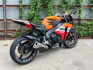 <span class=keywords><strong>Moto</strong></span> à essence d'occasion Honda <span class=keywords><strong>CBR1000RR</strong></span> - 4 cylindres, refroidie par eau, 1000 cm³ - Motos sportives d'occasion à essence - Product Image 5