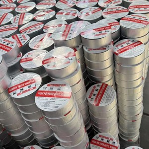 Bande d'étanchéité autocollante en butyl SBS <span class=keywords><strong>pour</strong></span> <span class=keywords><strong>toiture</strong></span>, résistante aux fuites, anti-âge, anti-humidité, <span class=keywords><strong>pour</strong></span> fissures de bâtiment - Product Image 3