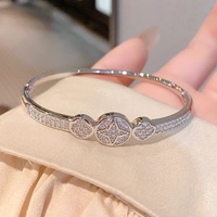 Luxuriöses CZ-Stern-Armband für Damen, 18K vergoldet, zierliches Zirkon-Armband, verstellbar, anlaufgeschützt, modischer Alltagsschmuck, Geschenk