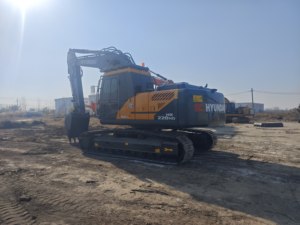 Excavadora Hidráulica de Orugas <span class=keywords><strong>Hyundai</strong></span> HX220 con Motor Cummins, Bomba y Rodamientos, <span class=keywords><strong>20</strong></span> Toneladas, Modelo 2018, Excelente Estado, Cucharón de 1.0m - Product Image 2