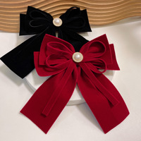 Vente en gros Jiamu Nouveau design de pince à cheveux en velours avec nœud long en perles Accessoires de cheveux de style coréen pour femmes et filles