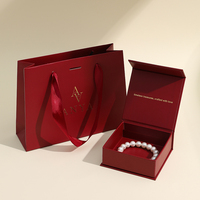 Boîte à bijoux à rabat A1 Signature Bourgogne 9,5x9,5x3,7cm, sac en papier avec logo doré 20x15cm, ensemble cadeau bracelet perle, Premium