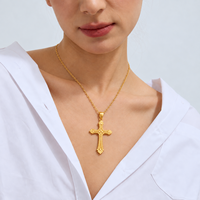 Collier croix ARNAN pour femme, pendentif en acier inoxydable, design unique, chaîne délicate pour clavicule, bijoux de mode, cadeaux en gros