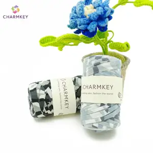 Charmkey Новое поступление, пряжа для футболок смешанных цветов, пряжа для футболок, пряжа для вязания крючком из 100% полиэстера с OEM упаковкой