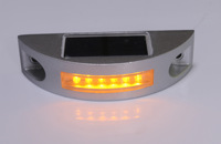 Borne de signalisation routière solaire LED demi-lune en aluminium moulé sous pression, étanche IP68, clignotante activement, pour la sécurité routière et les balisages de garde-corps