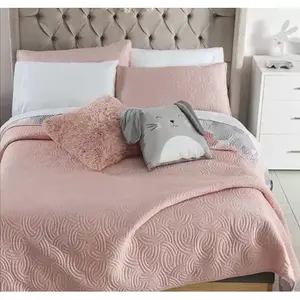 Couette légère Vianney Novo Milan King Size, motif géométrique imprimé, garnissage en polyester, utilisable en toutes saisons - Product Image 5