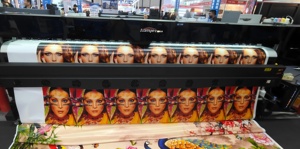 Imprimante jet d'encre numérique <span class=keywords><strong>grand</strong></span> <span class=keywords><strong>format</strong></span> 3,2 m à solvant écologique, tête d'impression XP600 I1600 I3200, pour bannières et affiches, directement de l'usine - Product Image 2