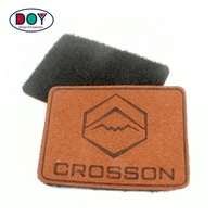 Logo de marque de presse à chaud personnalisé étiquettes de chapeau en faux cuir patchs en daim souple avec crochet et boucle
