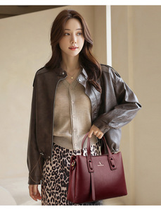 Bolsos cruzados de cuero PU de gran capacidad y alta calidad para mujer, bolso de hombro de diseñador de lujo, bolso de mano informal para mujer - Product Image 6