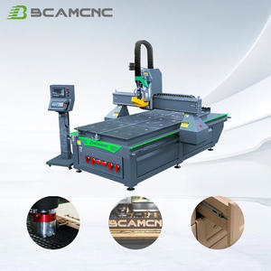 Routeur CNC intelligent 1325 ATC avec système de chargement automatique et <span class=keywords><strong>logiciel</strong></span> de nesting pour l'usine de fabrication de portes et de cadres de fenêtres en bois - Product Image 1