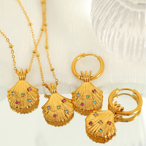 ชุดสร้อยคอจี้เปลือกหอยเชลล์และต่างหู ทองสแตนเลส เครื่องประดับสำหรับงานปาร์ตี้ แฟชั่นผู้หญิง ดีไซน์สัตว์ทะเล - Product Image 1