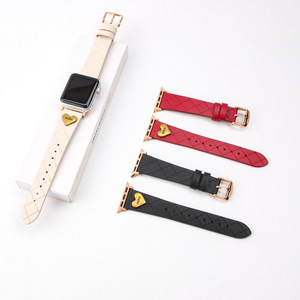 Correa <span class=keywords><strong>de</strong></span> Reloj <span class=keywords><strong>de</strong></span> Cuero con Patrón <span class=keywords><strong>de</strong></span> Corazón a la Moda, Compatible con <span class=keywords><strong>Apple</strong></span> <span class=keywords><strong>Watch</strong></span> Series 10 9 8 7 <span class=keywords><strong>6</strong></span> SE, para Mujer - Product Image 1