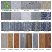 Carreaux auto-adhésifs de sol en vinyle PVC commercial imperméable à l'eau Carreaux de sol en planche de vinyle LVT imperméable à coller