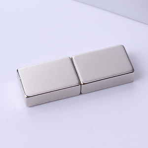 Potente N52 30*20*10mm Rectangular NdFeB Imán Industrial Materiales permanentes de rubidio para diversas aplicaciones - Product Image 4
