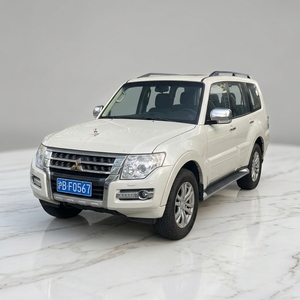 มิตซูบิชิ ปาเจโร V97 ปี 2019 นำเข้า เครื่องยนต์ 3.8L ยูโร 5 รุ่น 6G75 V6 250 แรงม้า เครื่องยนต์ NA เกียร์ 5 สปีด ขับเคลื่อน 4 ล้อ ระบบล็อคเฟืองท้าย II โครงเหล็กแบบ Ladder Frame ความจุถังน้ำมัน 135 ลิตร ระบบเบรกแบบ Dual - Product Image 1