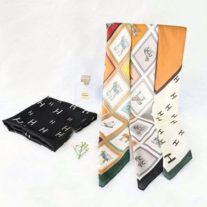 Retro Fashionable Polyester <b>Silk</b> Bandana <b>Scarf</b> for Women Screen Printed Custom Logo <b>Square</b> <b>Scarves</b> of 70*70cm - Product Image 2