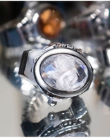 Montre-bague tendance 2026 en gros d'usine, montres-bagues colorées avec pierres précieuses pour femmes