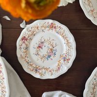 Service de vaisselle en céramique de style victorien de luxe, avec décor floral en dentelle rétro française, pour la maison, les événements et les mariages.