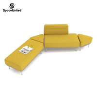 Ensemble de canapés modulaires SpaceUnited en tissu moderne pour la réception et le salon de bureau
