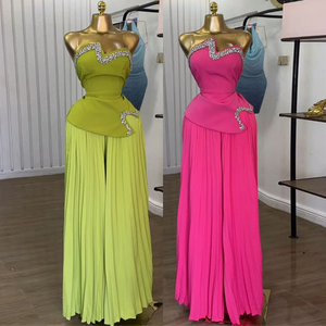 Nuovo Completo da Donna 2 Pezzi Sehe Fashion con Top Irregolare Pesantemente Drappeggiato e Impreziosito da Diamanti e Pantaloni a Gamba Larga Plissettati - Product Image 2