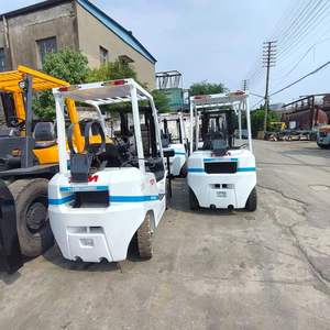 Montacargas TCM 25 de Uni Carriers, Blanco con Franjas Azules, Equipo Industrial Usado, 1 Año de Garantía, 2500 kg, Alta Eficiencia Operativa - Product Image 3