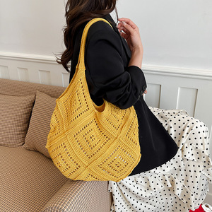 Bolso de compras tejido de moda con diseño calado y dos asas, de gran capacidad, versátil, para mujer, ideal para la playa y vacaciones. - Product Image 1