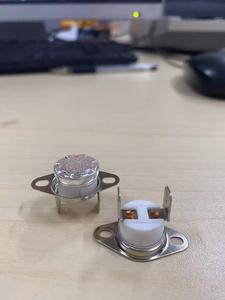 Interruttore di Protezione Termica a Salto KSD301, Interruttore Termico con Anello Ceramico Fisso e Piede Piatto - Product Image 3