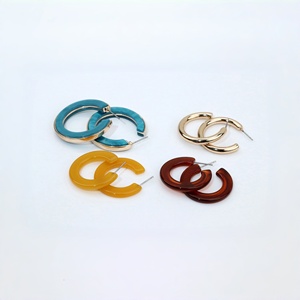 Orecchini a Cerchio Grossi a C Geometrici Vintage di Tendenza in 4 Colori, Placcati Oro, in Lega di Zinco, da Donna, per Feste, Idea Regalo, Vendita all'Ingrosso - Product Image 3